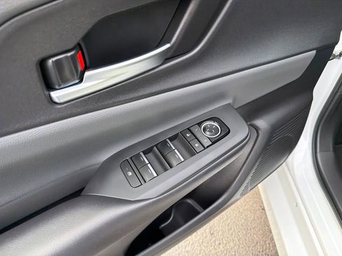 Used 2024 Toyota Prius XLE FWD image 20