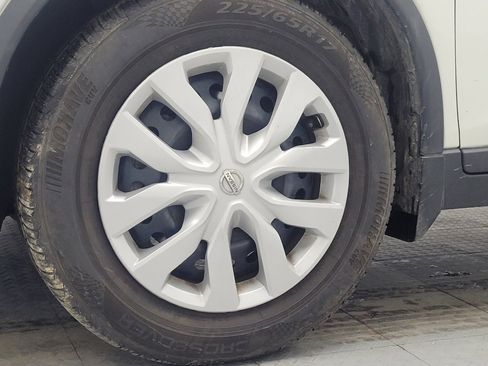 Used 2016 Nissan Rogue S w/ S Family Package image 31