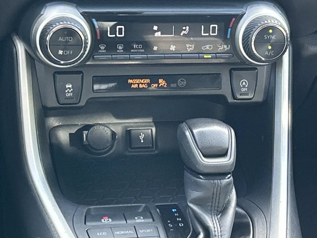 Used 2022 Toyota RAV4 XLE AWD/4WD image 26