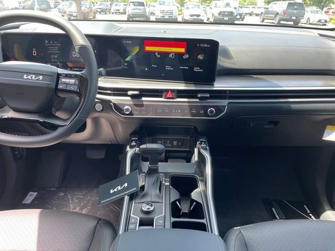 New 2026 Kia Sorento S w/ S Panoramic Sunroof Package FWD image 12