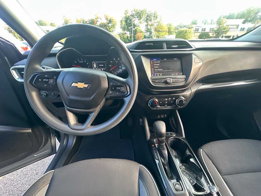 Used 2023 Chevrolet TrailBlazer LT AWD/4WD image 26