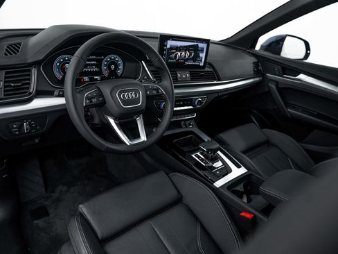 Certified 2025 Audi Q5 2.0T Premium w/ Convenience Plus Package AWD/4WD image 8