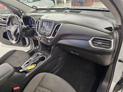 Used 2021 Chevrolet Equinox LT w/ Driver Convenience Package AWD/4WD image 9