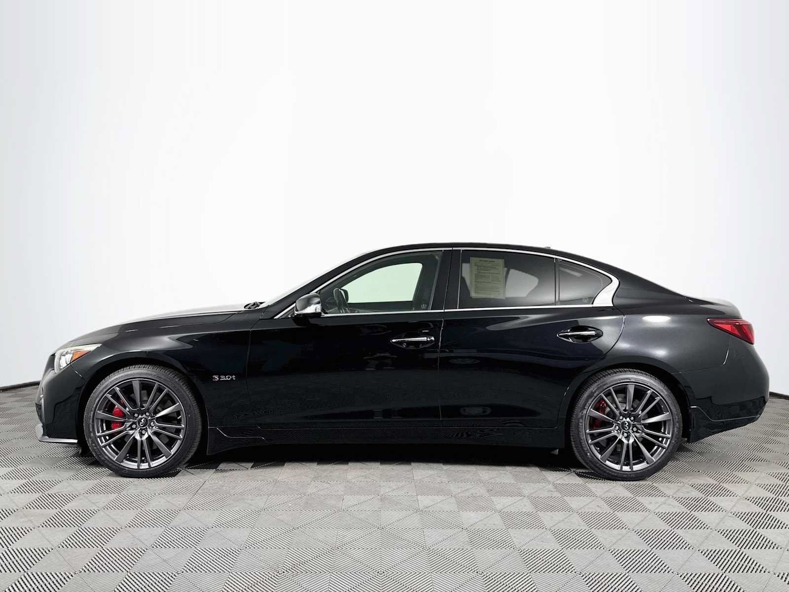 Used 2018 INFINITI Q50 Red Sport 400 w/ Sensory Package (Sport) AWD/4WD image 8