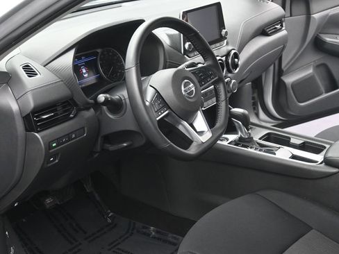 Used 2022 Nissan Sentra SV w/ Trunk Package image 7