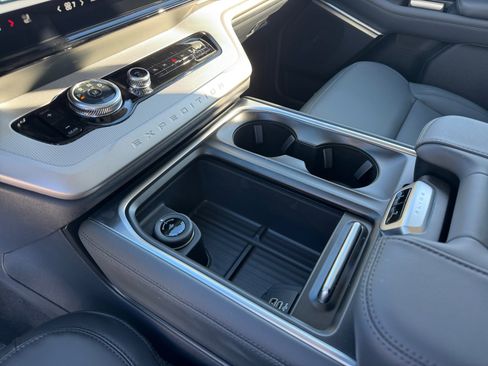 New 2026 Ford Expedition Active image 14