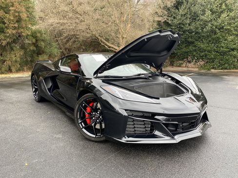 Used 2025 Chevrolet Corvette Z06 w/ Stealth Interior Trim Package image 11