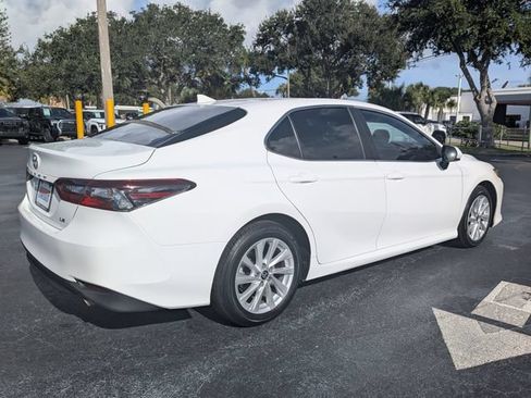 Used 2024 Toyota Camry LE FWD image 4