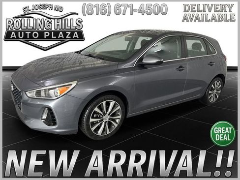 Used 2018 Hyundai Elantra GT FWD image 1