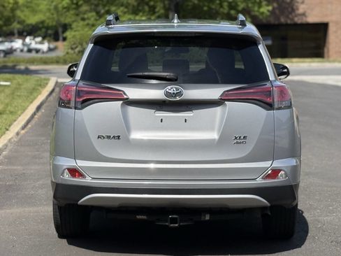 Used 2016 Toyota RAV4 XLE AWD/4WD image 4