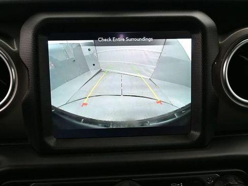 Used 2023 Jeep Wrangler Sahara w/ Cold Weather Group image 14