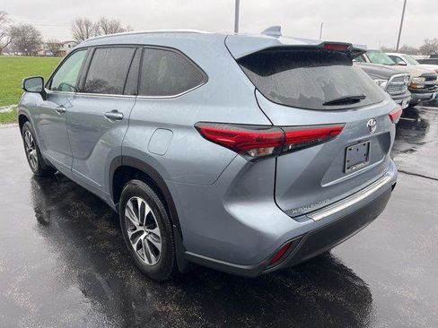 Certified 2020 Toyota Highlander XLE image 3