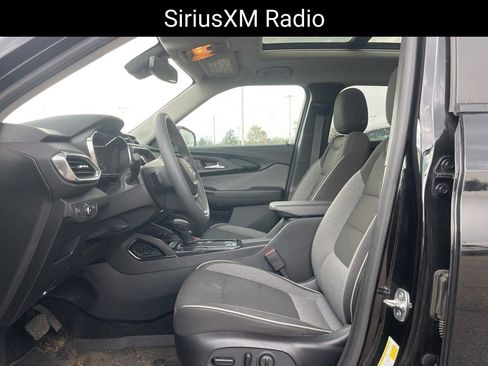 Used 2021 Chevrolet TrailBlazer LT w/ Sun and Liftgate Package FWD image 13