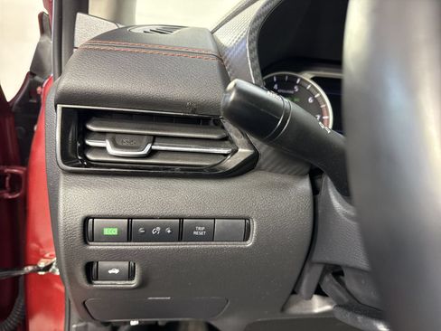 Used 2025 Nissan Sentra SR w/ SR Premium Package FWD image 15