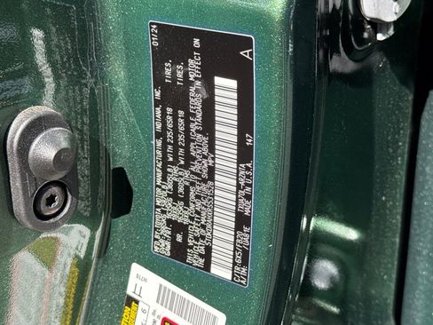 Used 2024 Toyota Highlander LE image 30