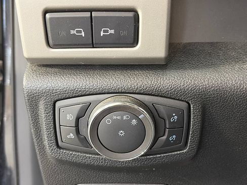 Used 2020 Ford F150 Lariat w/ Equipment Group 502A Luxury AWD/4WD image 25