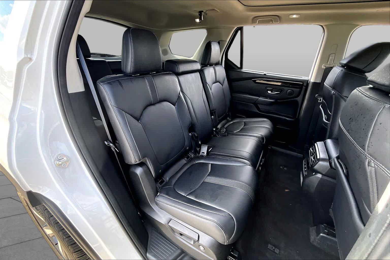 Used 2023 Honda Pilot Touring image 19