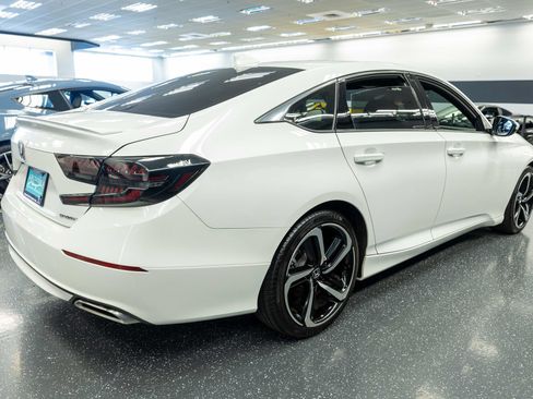 Used 2018 Honda Accord Sport image 5
