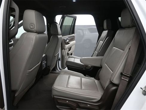 Used 2021 GMC Yukon SLT image 10