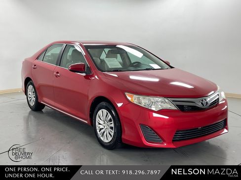 Used 2012 Toyota Camry LE image 4
