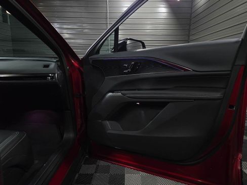 Used 2024 Cadillac Lyriq Sport image 34