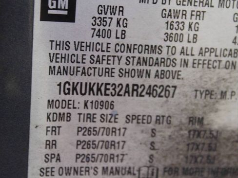 Used 2010 GMC Yukon XL SLT w/ SLT-2 Equipment Package AWD/4WD image 11