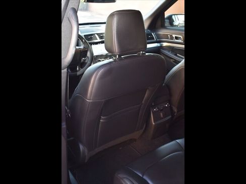 Used 2019 Ford Explorer XLT w/ Equipment Group 202A FWD image 21