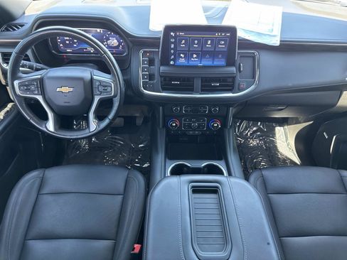 Used 2022 Chevrolet Suburban LT w/ LT Signature Package RWD image 9