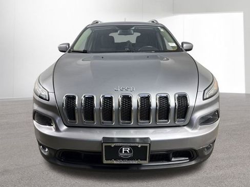 Used 2016 Jeep Cherokee Latitude w/ Cold Weather Group AWD/4WD image 25