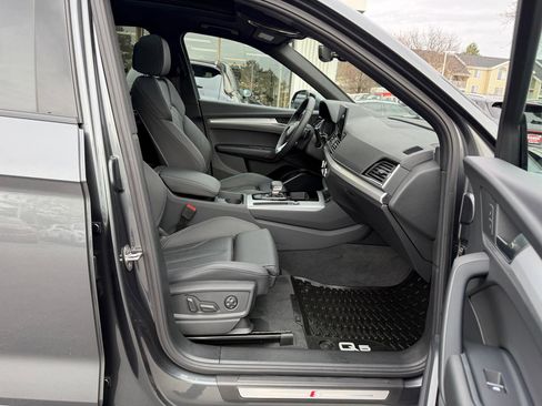 Used 2025 Audi Q5 2.0T Premium w/ Convenience Plus Package image 21