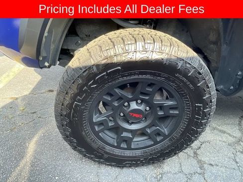 Used 2022 Toyota Tacoma TRD Off-Road AWD/4WD image 2