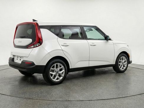 Used 2025 Kia Soul LX w/ LX Technology Package image 9