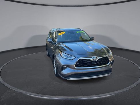 Used 2021 Toyota Highlander Platinum image 4