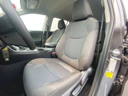 Used 2025 Toyota RAV4 LE AWD/4WD image 17