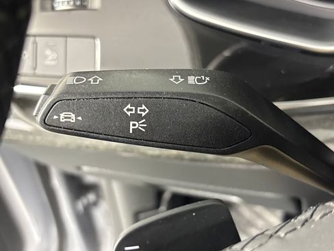 Used 2021 Audi Q8 Premium Plus image 17