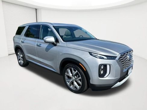 Used 2022 Hyundai Palisade SEL w/ 8P Bench Seat Package AWD/4WD image 3