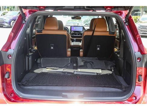 Used 2026 Toyota Highlander Platinum AWD/4WD image 25