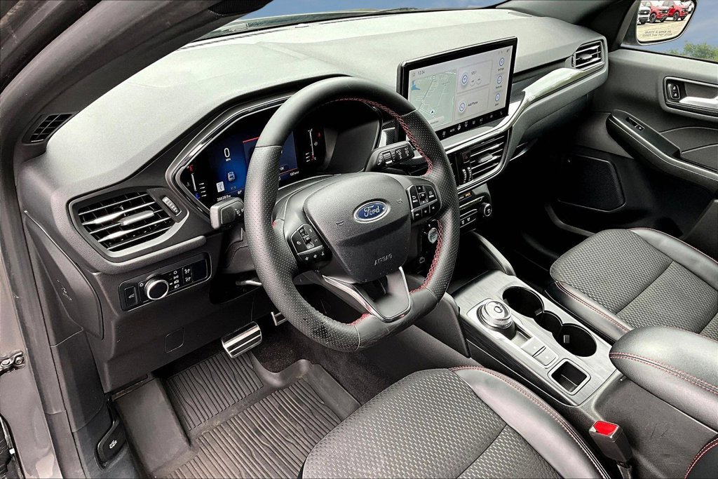 Certified 2024 Ford Escape ST-Line w/ Tech Pack #1 AWD/4WD image 17
