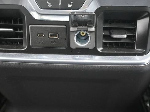 Used 2019 GMC Sierra 1500 SLT w/ SLT Premium Plus Package AWD/4WD image 33
