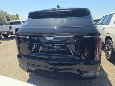 Used 2025 Cadillac Escalade IQ Luxury 2 w/ LPO, Premium Carpet Package AWD/4WD image 3