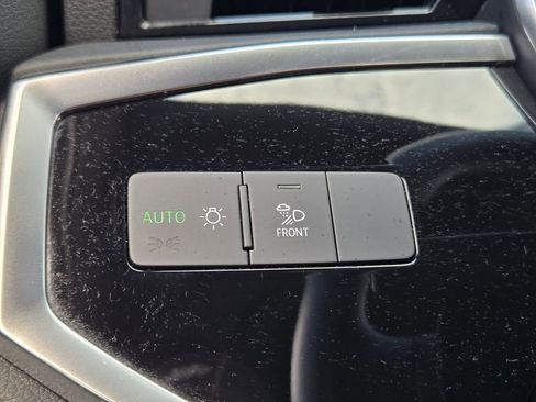 Certified 2023 Audi Q3 2.0T Premium Plus w/ Premium Plus Package image 28