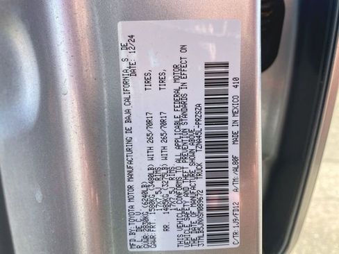 Used 2025 Toyota Tacoma TRD Off-Road AWD/4WD image 32