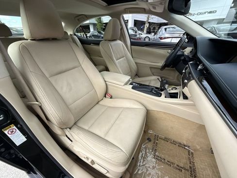 Used 2014 Lexus ES 350 w/ Luxury Package FWD image 26