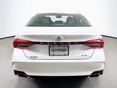 Used 2019 Toyota Avalon XLE w/ Moonroof Package image 6