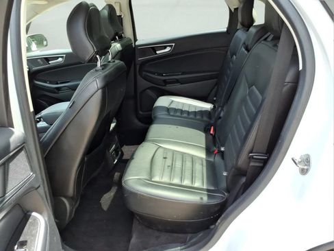 Used 2017 Ford Edge SEL w/ Equipment Group 201A AWD/4WD image 12