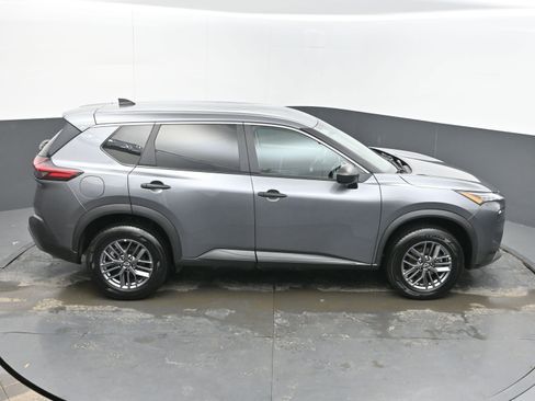 Used 2023 Nissan Rogue S image 39
