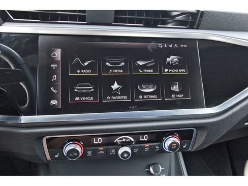 Used 2025 Audi Q3 2.0T Premium AWD/4WD image 25