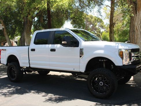 Used 2019 Ford F250 XL w/ STX Appearance Package AWD/4WD image 46