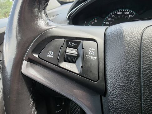 Used 2018 Chevrolet Trax LT w/ LT Convenience Package AWD/4WD image 30