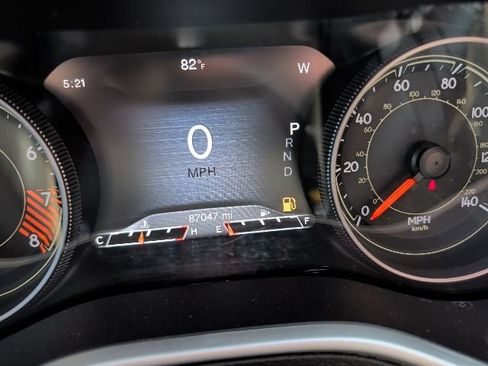 Used 2015 Jeep Cherokee Limited w/ Luxury Group AWD/4WD image 14